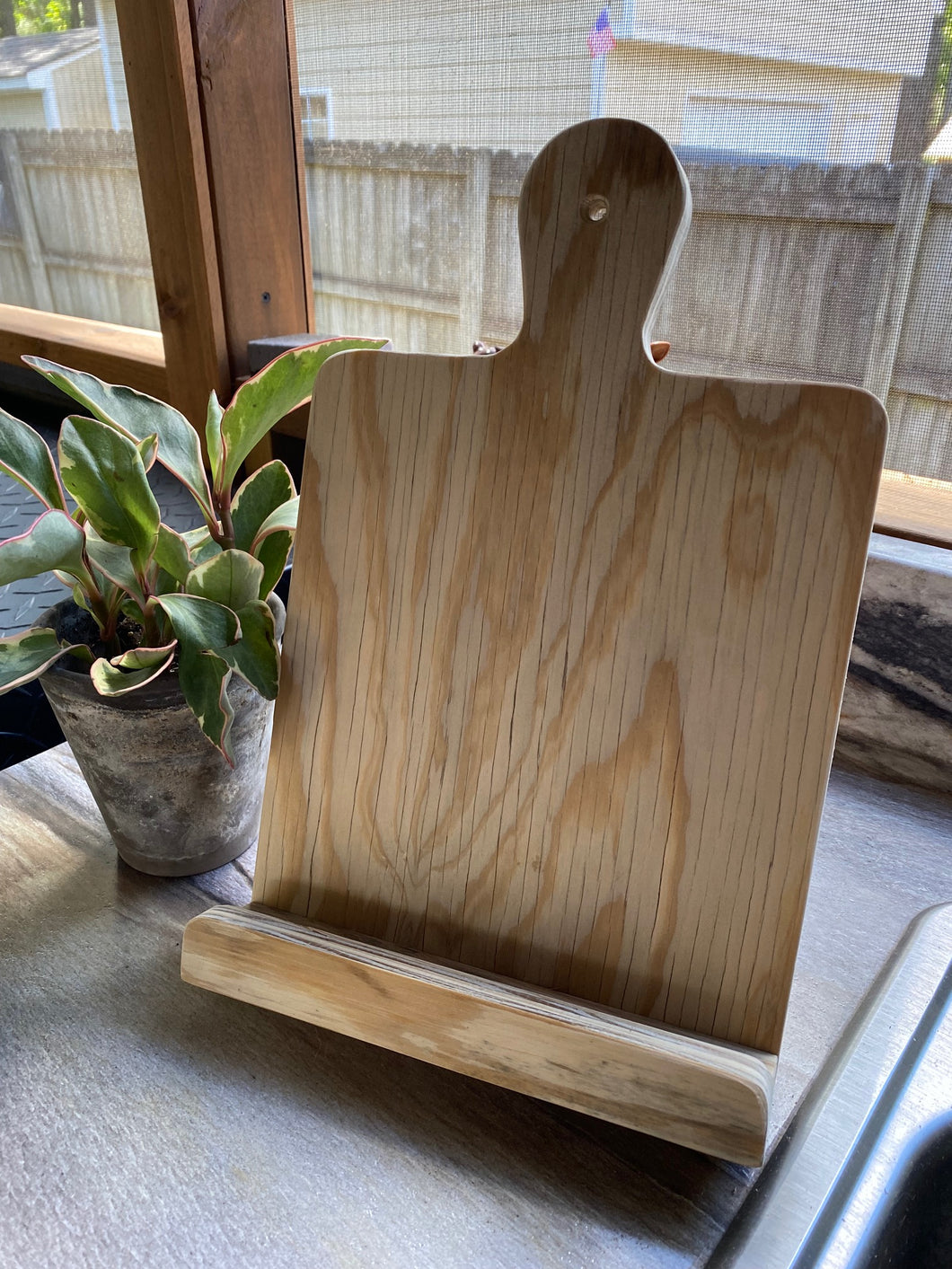 Cookbook/iPad Stand